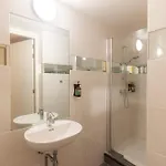 Floats By H2otel מלון