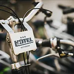 מלון Floats By H2otel