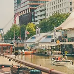 Floats By H2otel فندق