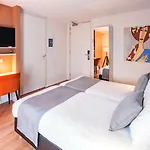 Floats By H2otel רוטרדם