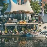 Floats By H2otel מלון 3*