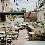 Floats By H2otel