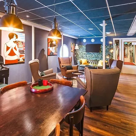 H2otel Hotel