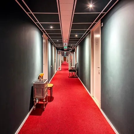 Hotel H2otel