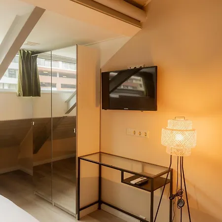 Hotel H2otel 3*