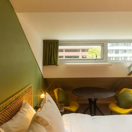 Hotel H2otel