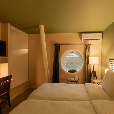 Hotel H2otel
