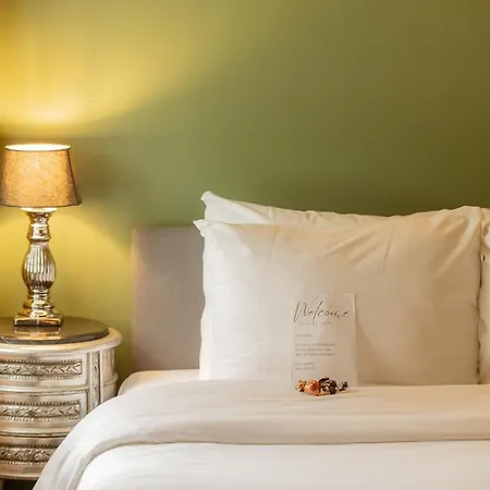 מלון Floats By H2otel