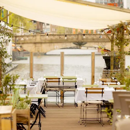 מלון Floats By H2otel 3*