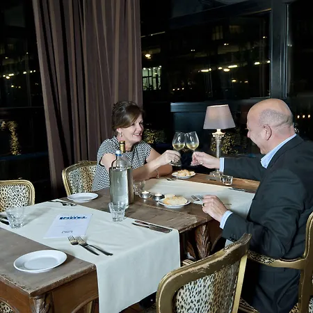 מלון Floats By H2otel 3*