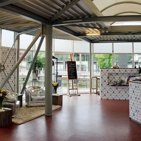 Hotel Floats By H2otel