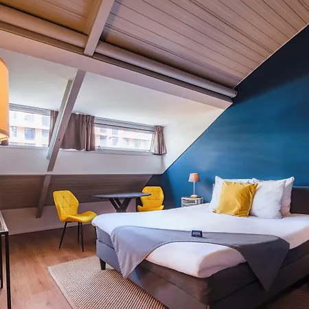 Floats By H2otel מלון