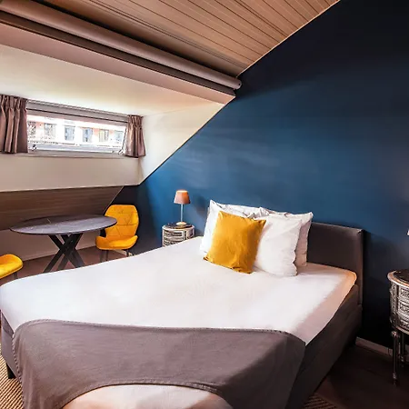 Floats By H2otel מלון