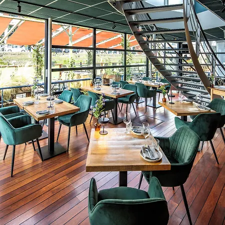 Hotel Floats By H2otel