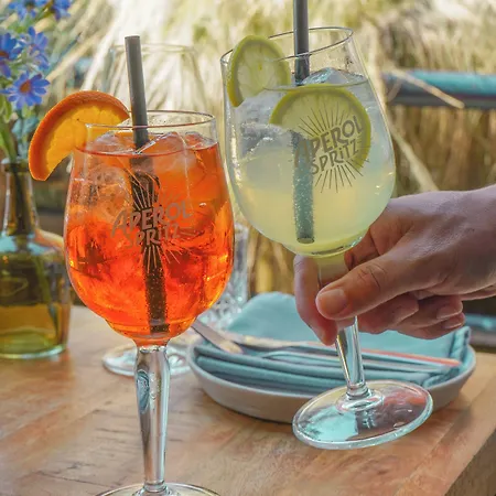 Hotel Floats By H2otel