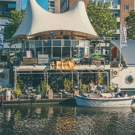 Floats By H2otel Hotel 3*