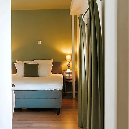 Floats By H2otel