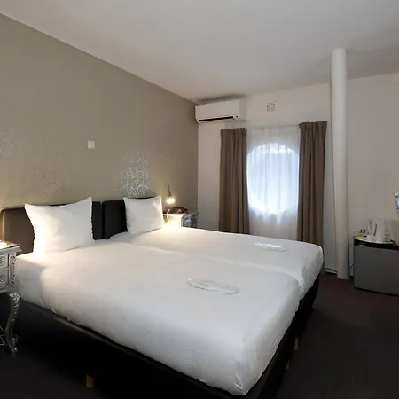 Hotel H2otel 3*