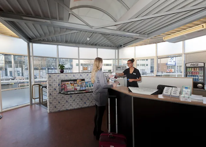 Hotell Floats By H2otel