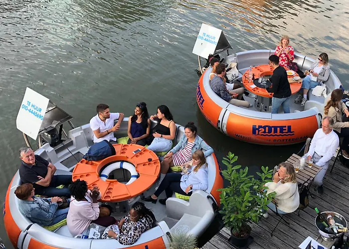 Floats By H2otel Hotel