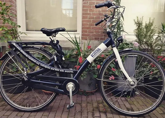 Hotell Floats By H2otel 3*