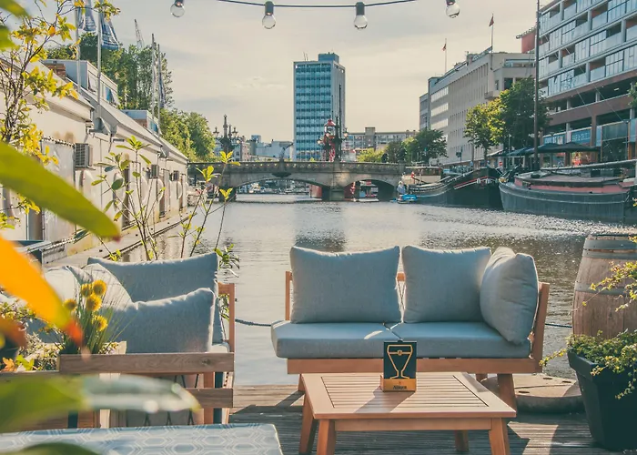 Floats By H2otel Hotel