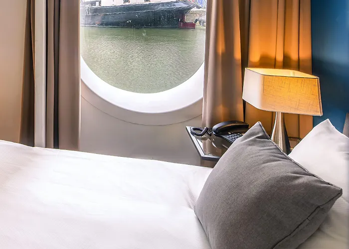 Hotel Floats By H2otel