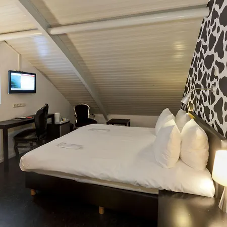 Floats By H2otel 3*