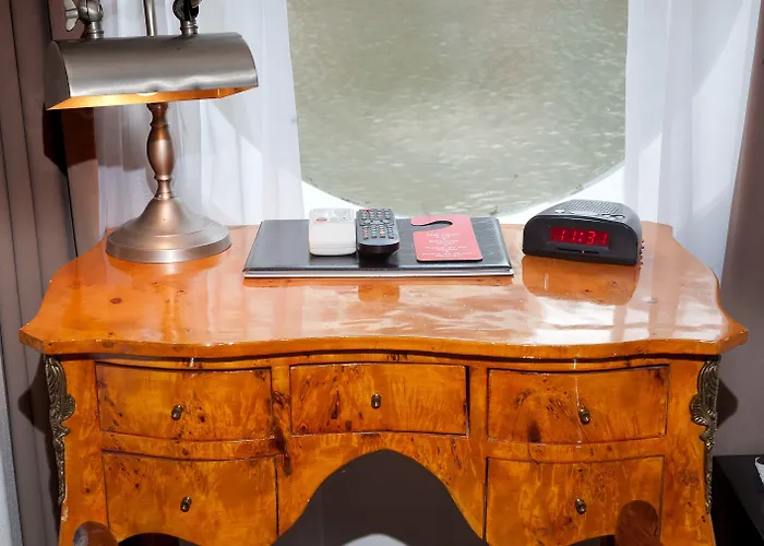 Hotell Floats By H2otel 3*