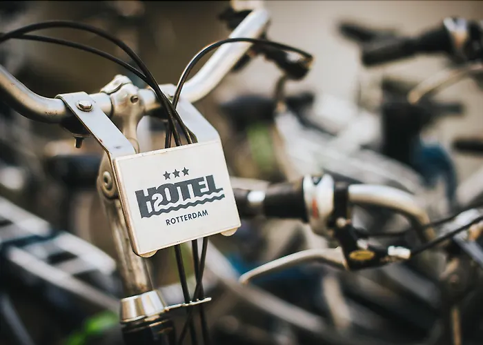 Hotell Floats By H2otel